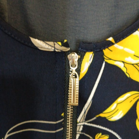 Lot of Two SJS/Knox Rose Women's Sleeveless Tops Blue Floral And White Size L - Picture 4 of 16